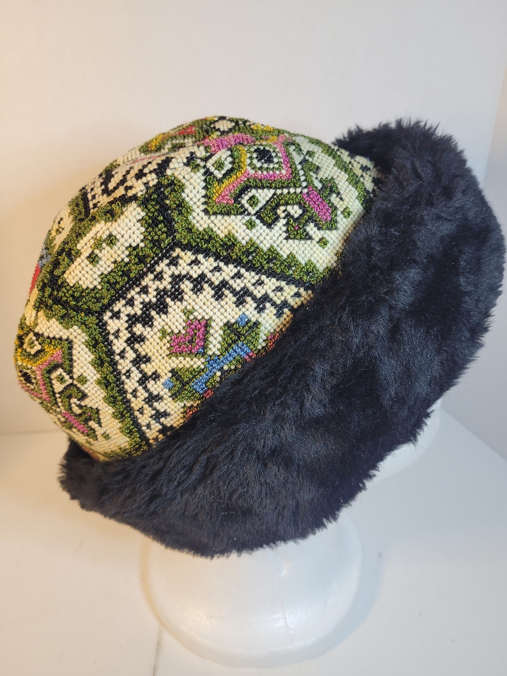 Vintage Womens Winter Size Small Faux Fur Trimmed Hat Unmarked (R)